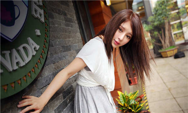 康乐想找一个女性生孩子给报酬-｛找个女人生孩子多少钱｝
